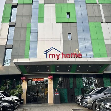 My Home Hotel Pontianak Dış mekan fotoğraf