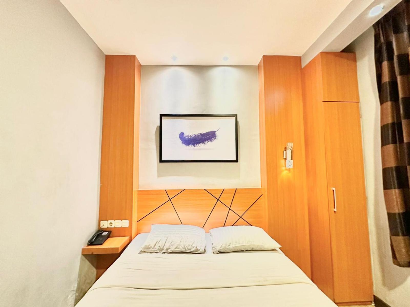 My Home Hotel Pontianak Dış mekan fotoğraf