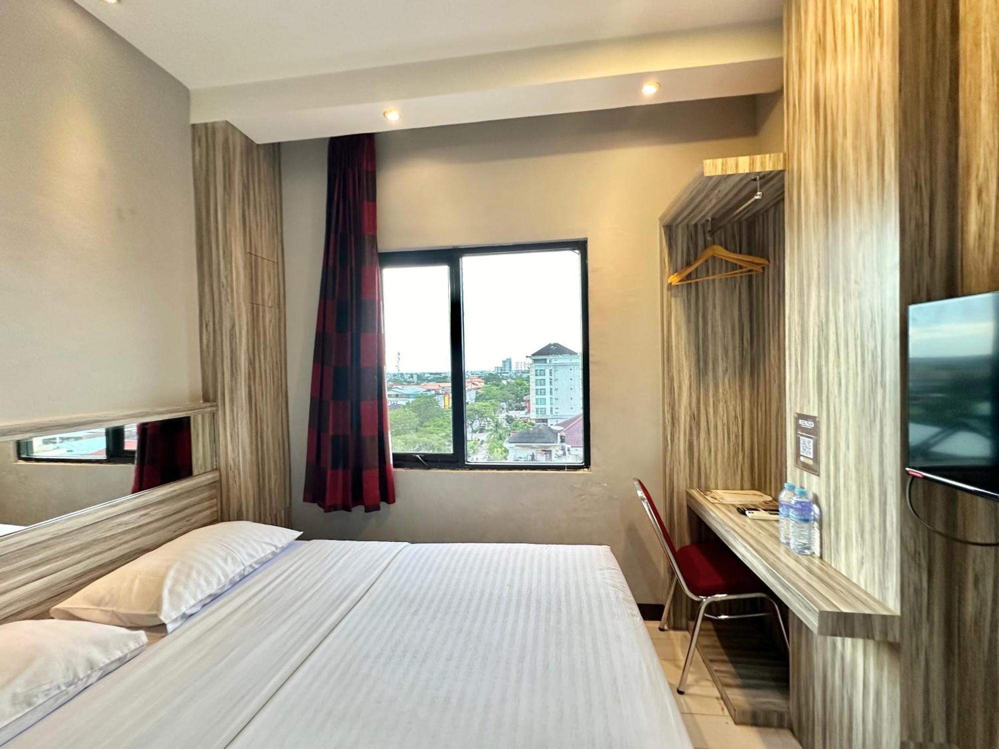 My Home Hotel Pontianak Dış mekan fotoğraf