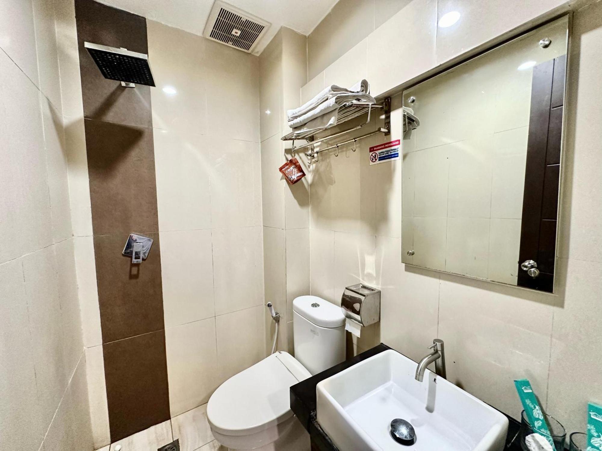My Home Hotel Pontianak Dış mekan fotoğraf