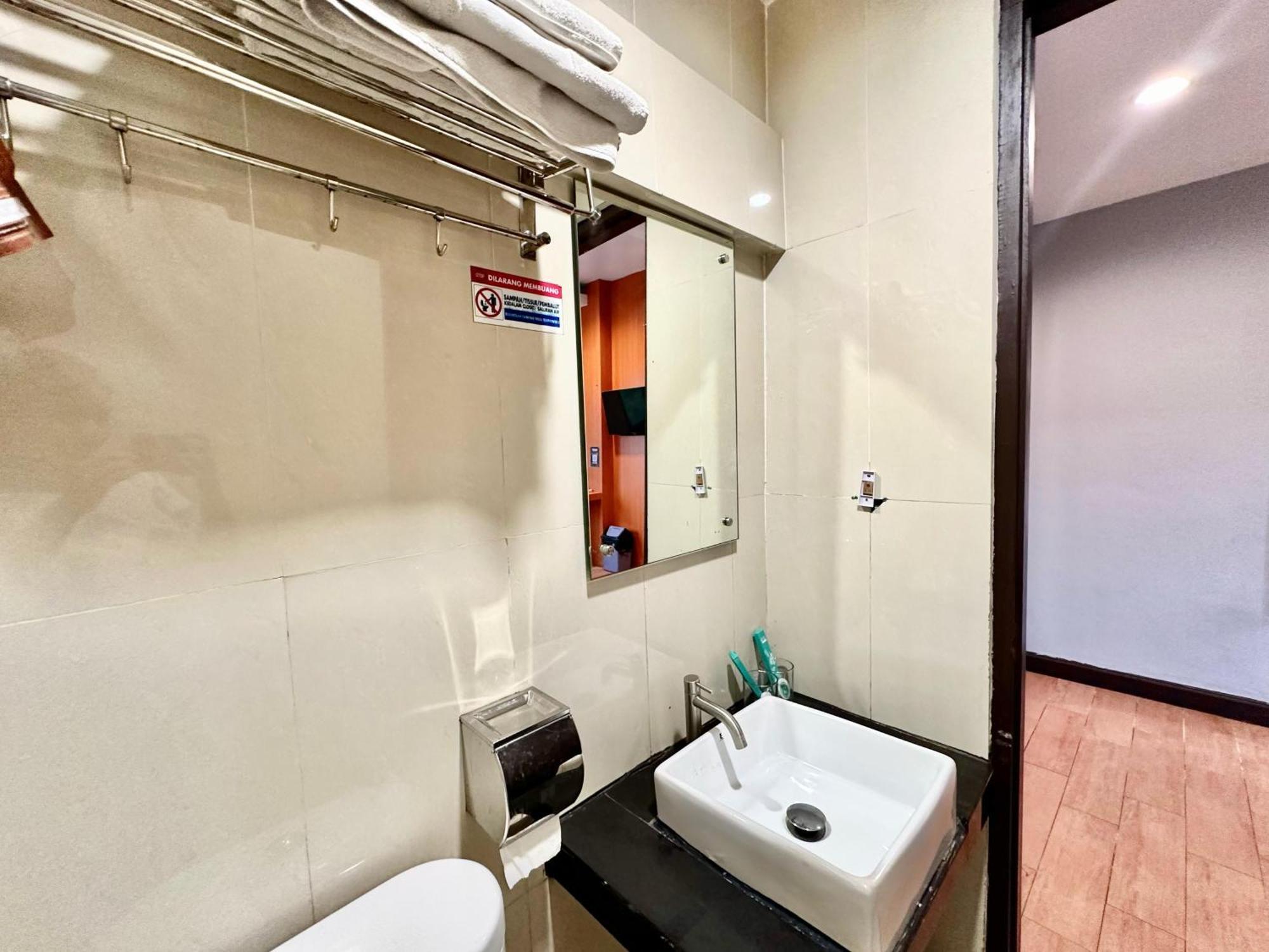 My Home Hotel Pontianak Dış mekan fotoğraf