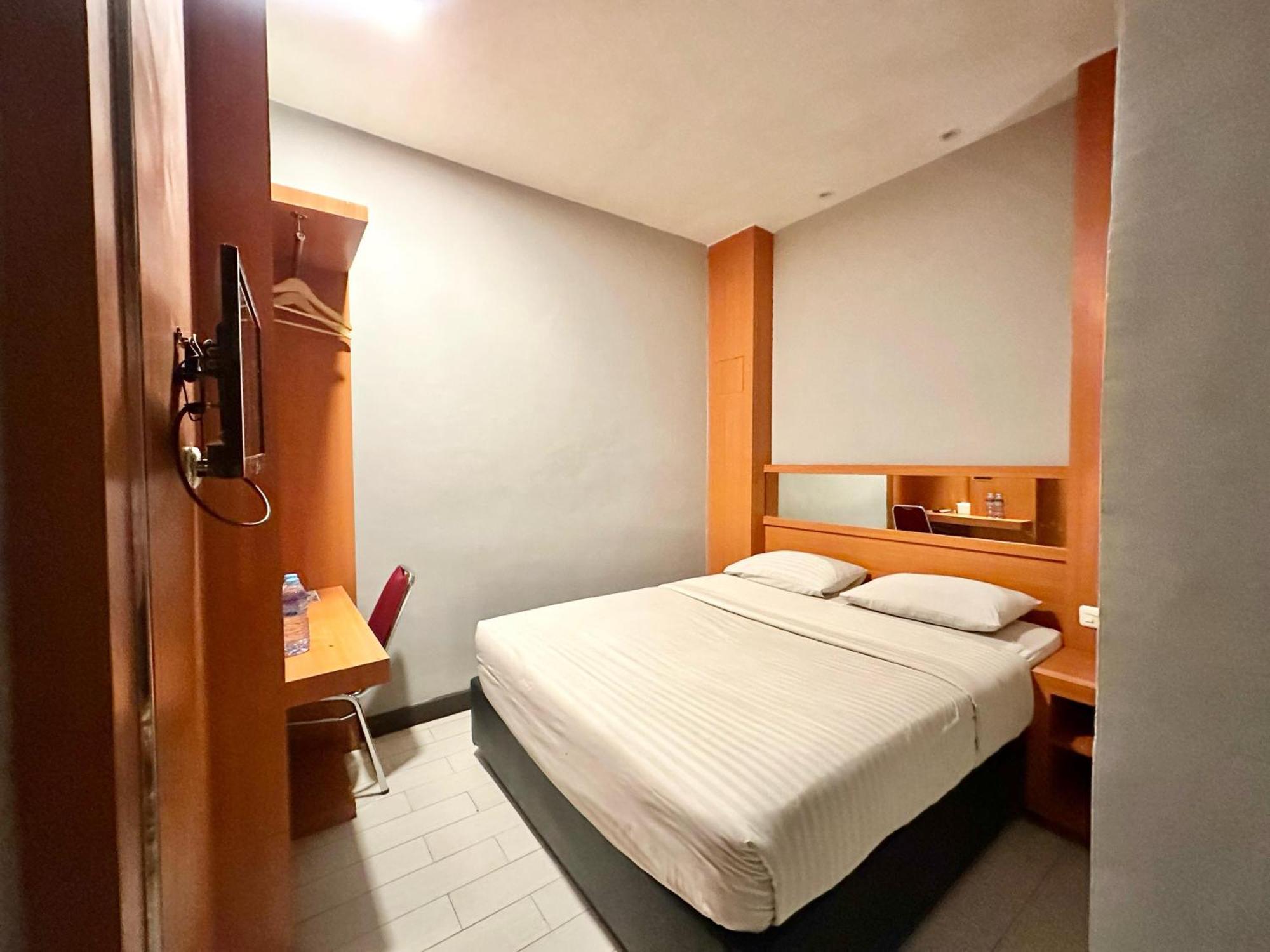 My Home Hotel Pontianak Dış mekan fotoğraf